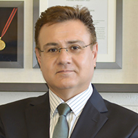 دکتر فرزاد شریفیان