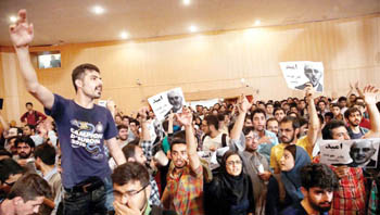 دانشجویان حاضر در مراسم دانشگاه امیرکبیر، عکس: امیر پورمند، ایسنا